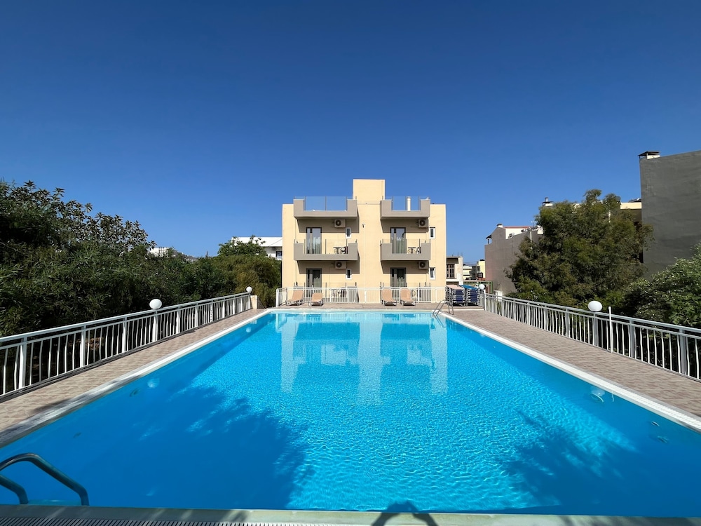 Acropolis Apartments in HERSONISSOS