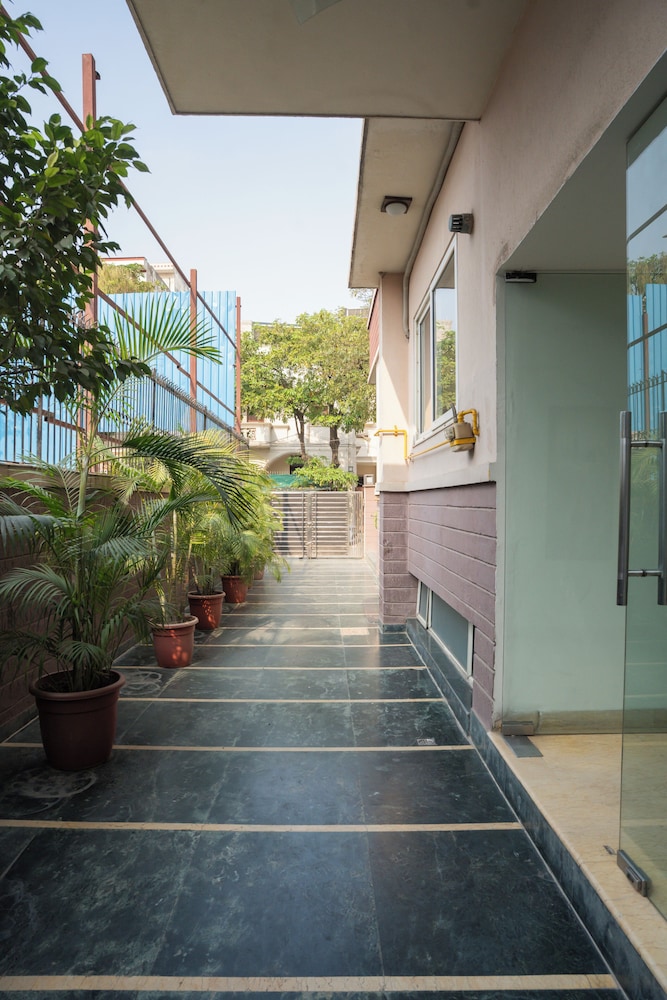 Ahuja Residency Sector 44 Noida 34/39