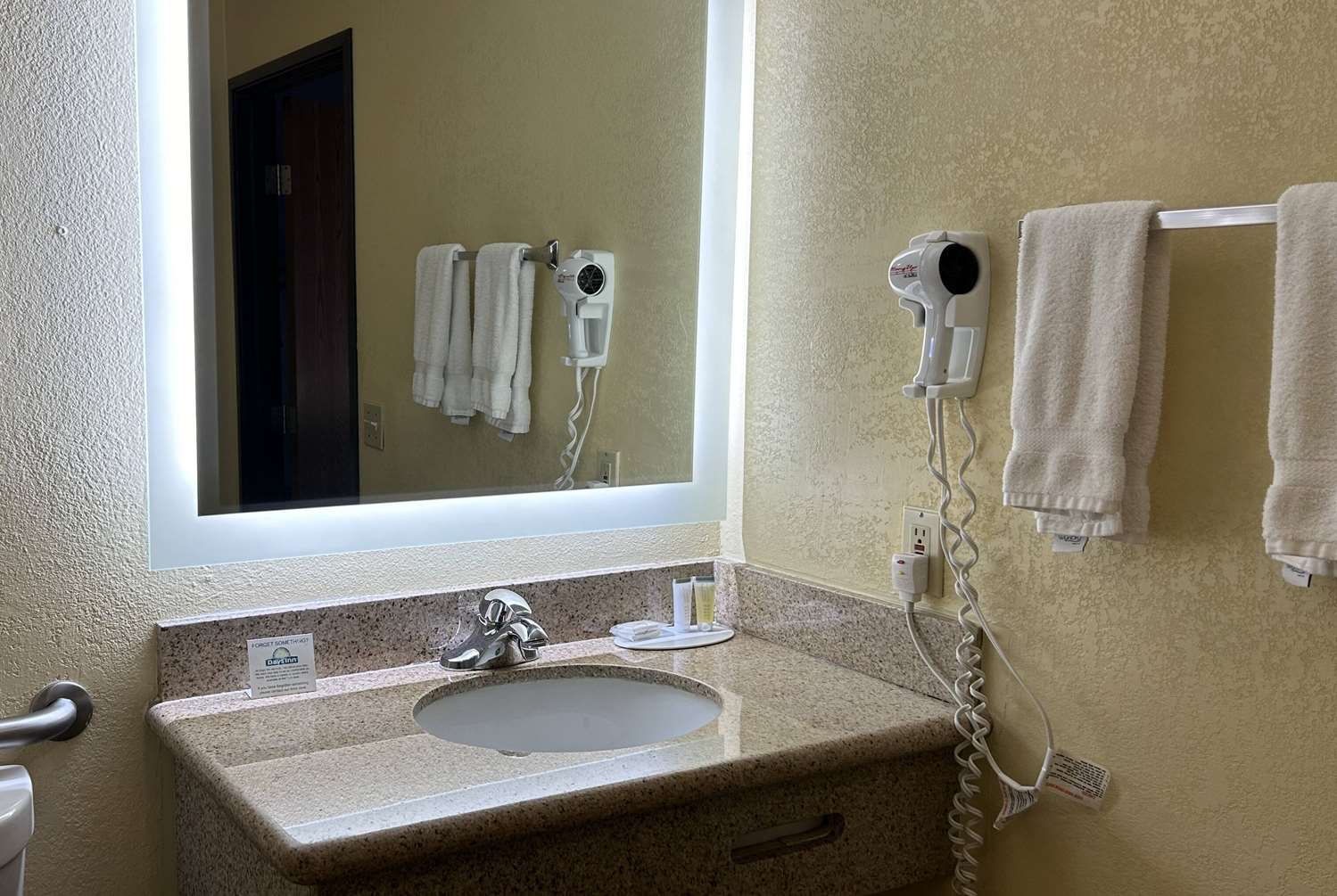 Days Inn By Wyndham Holbrook 42/45
