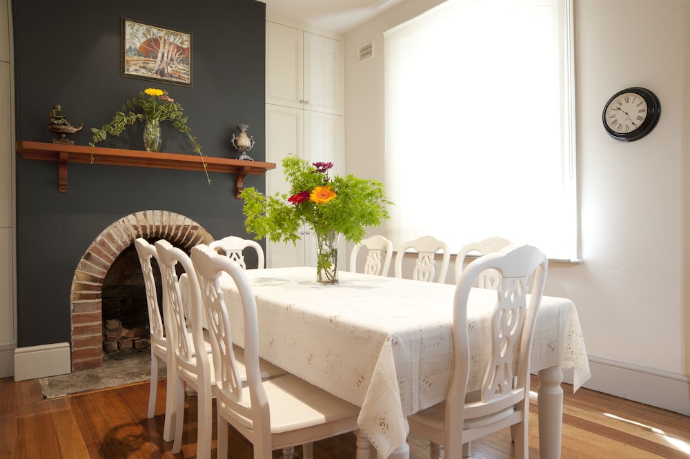 Lowena Cafe and Accommodation 30/41