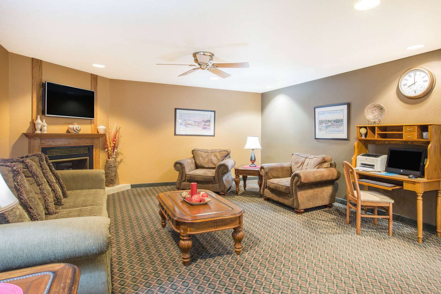 Ramada by Wyndham Spirit Lake/Okoboji 22/34
