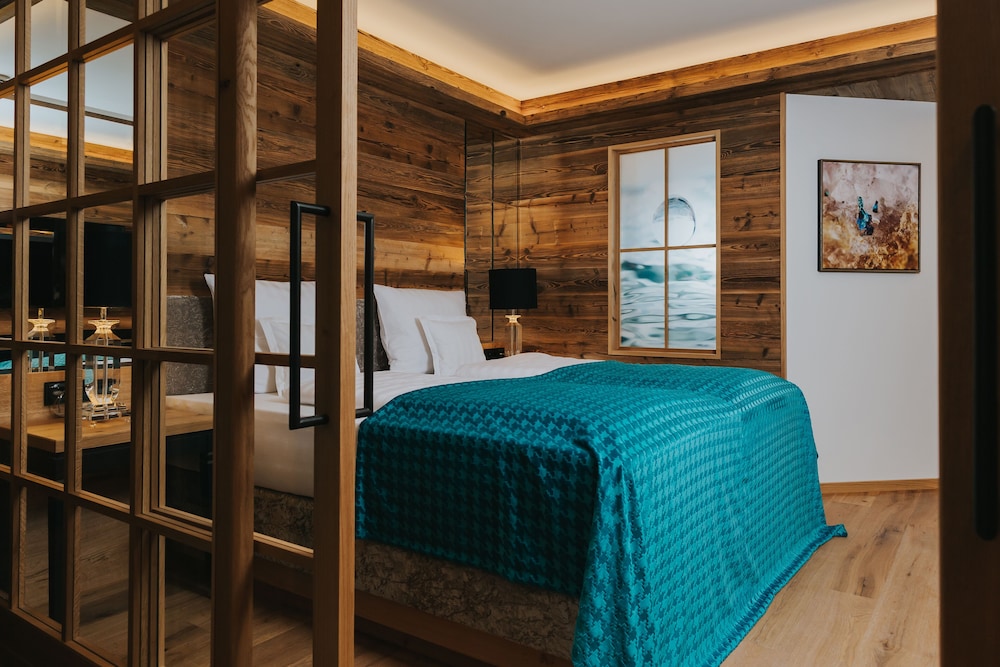 Exclusive, Studio, Suite, King Bed, Bunk Bed