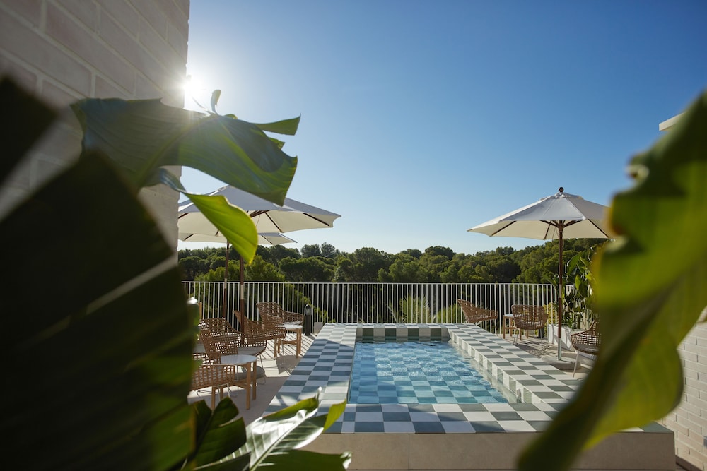 Belle Marivent Mediterranean Petit Hotel 48/59
