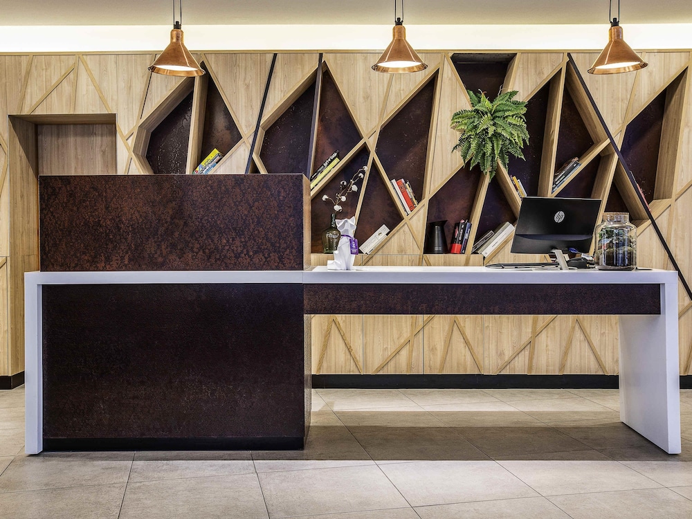Mercure Paris Gennevilliers 7/76