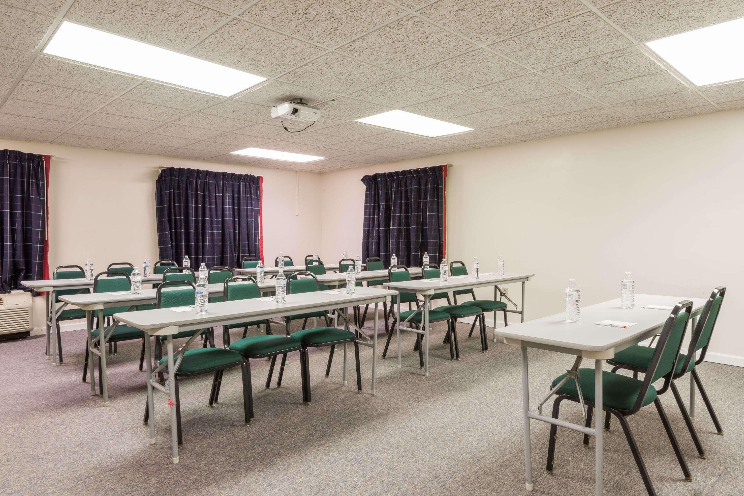 Super 8 By Wyndham Miamisburg Dayton S Area Oh 12/15