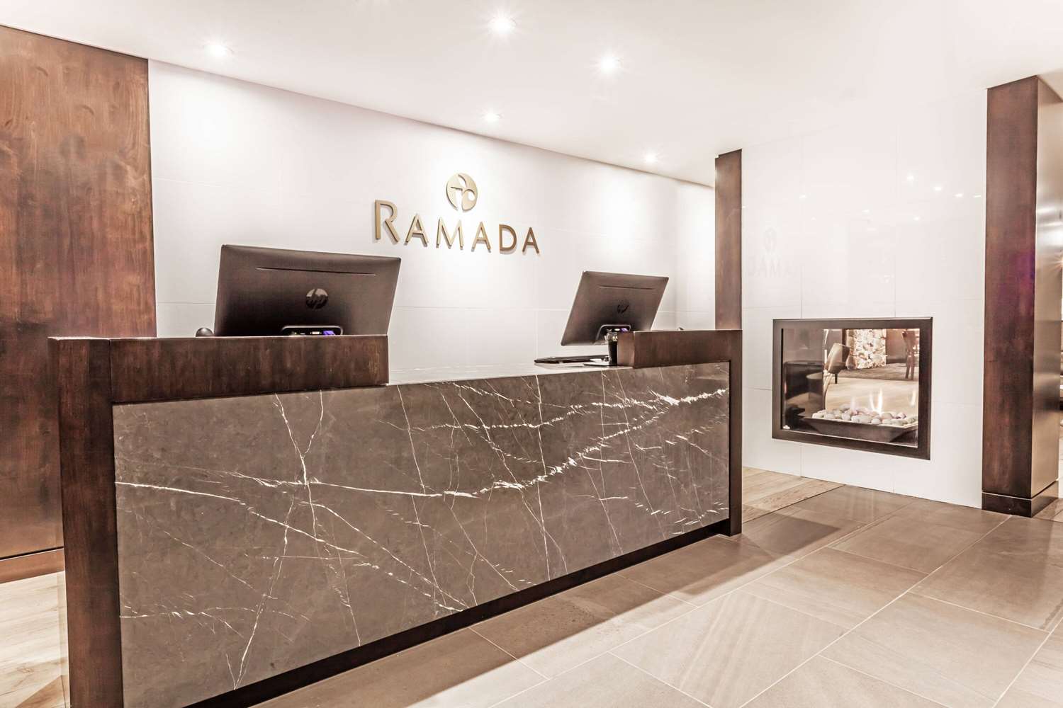 Ramada by Wyndham Ottawa On The Rideau 2/13