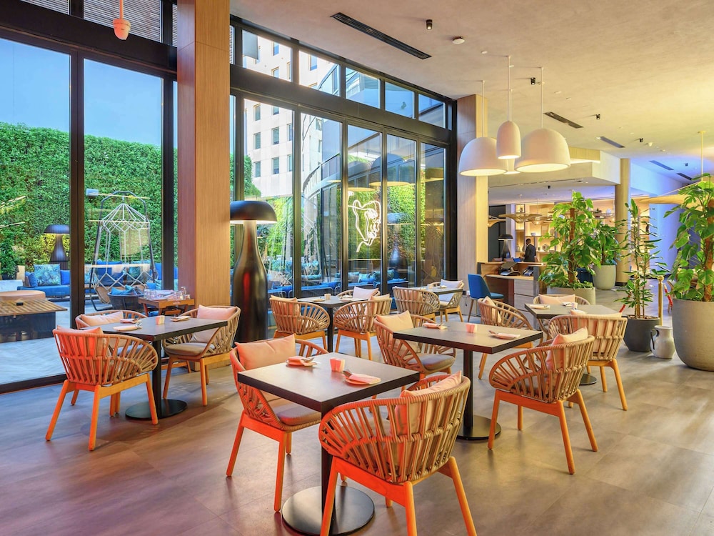 restaurant cafeteria