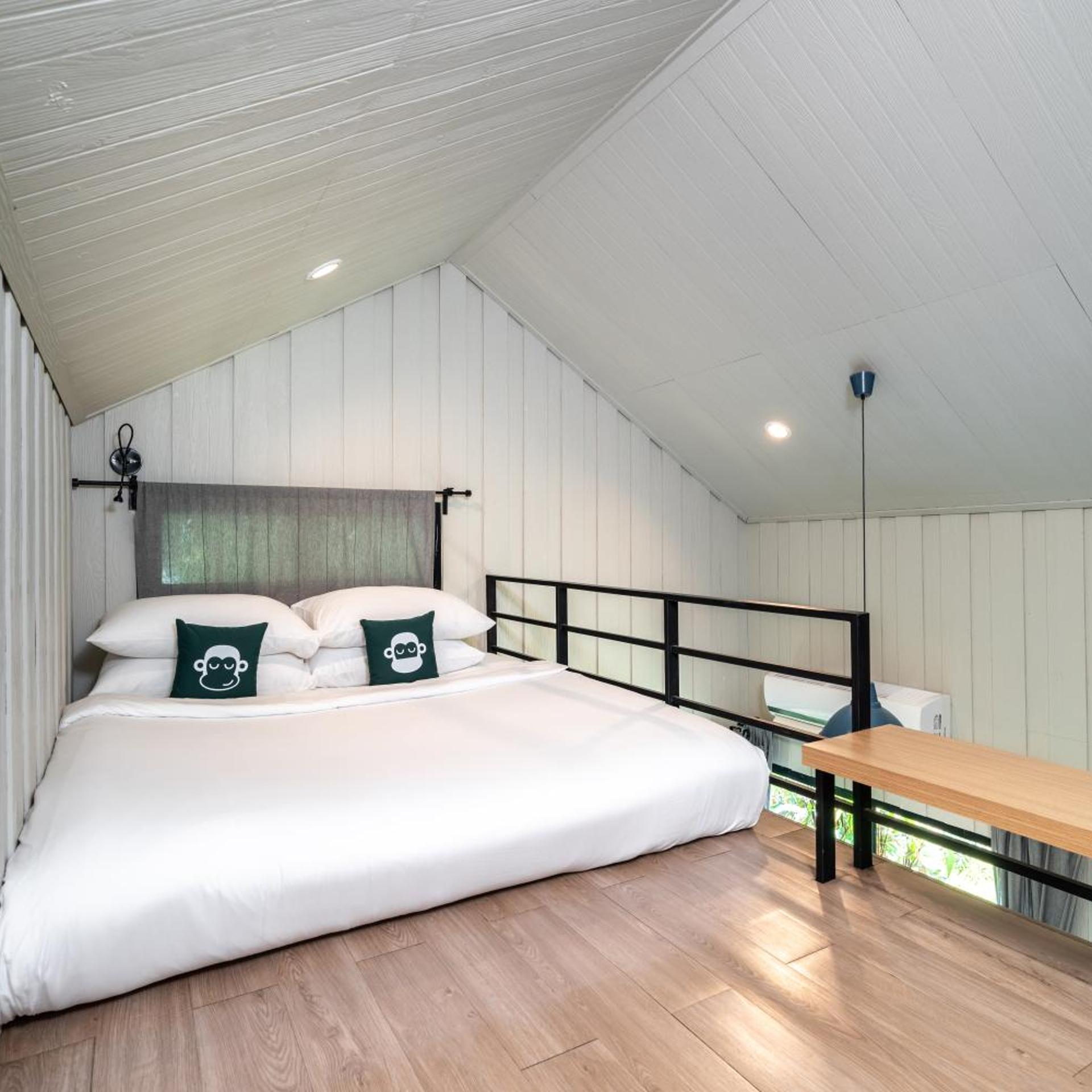 Chimpanzee Loft
