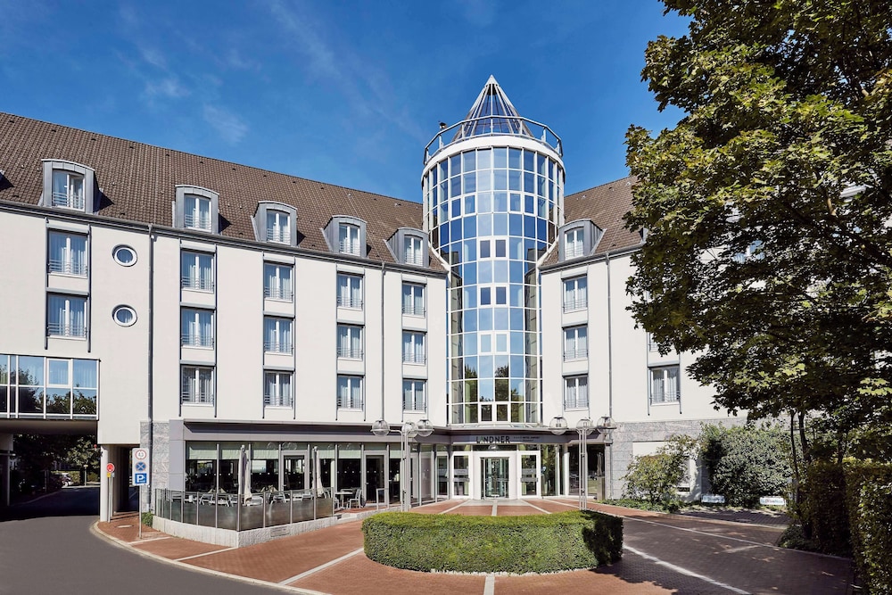 Lindner Hotel Dusseldorf Airport, part of JdV by Hyatt 3/75