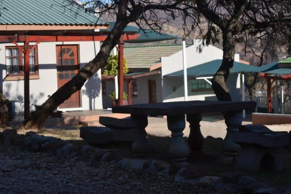 N4 Guest Lodge 25/29