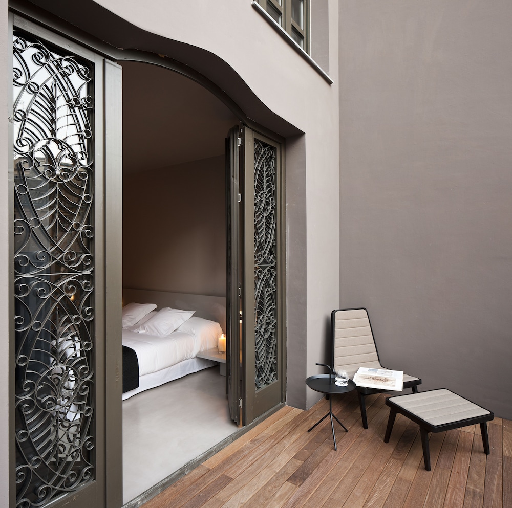 CARO HOTEL 20/71