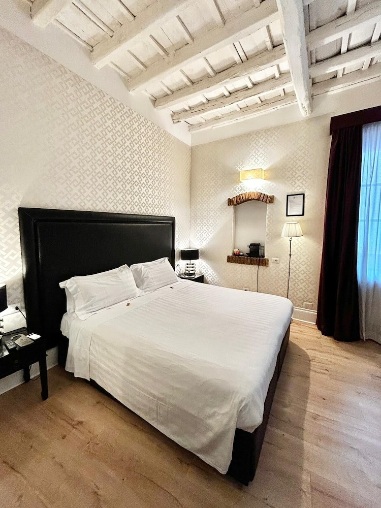 SUPERIOR, DOUBLE BED