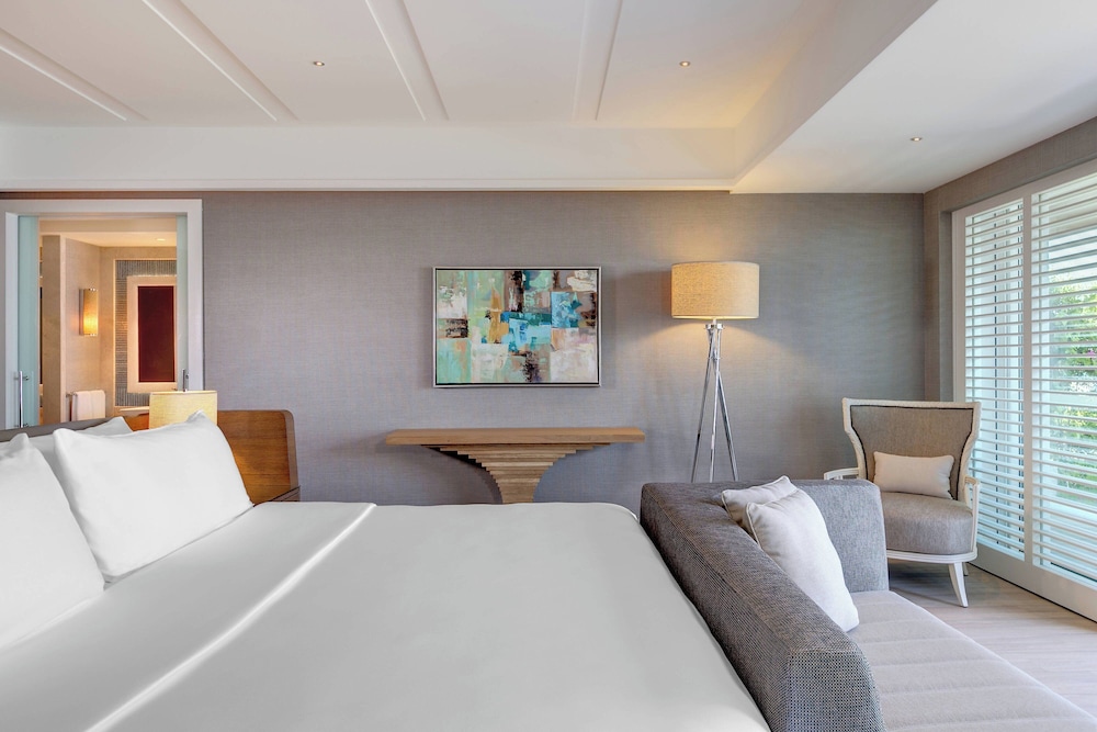Deluxe, Suite, King Bed, Beach Front