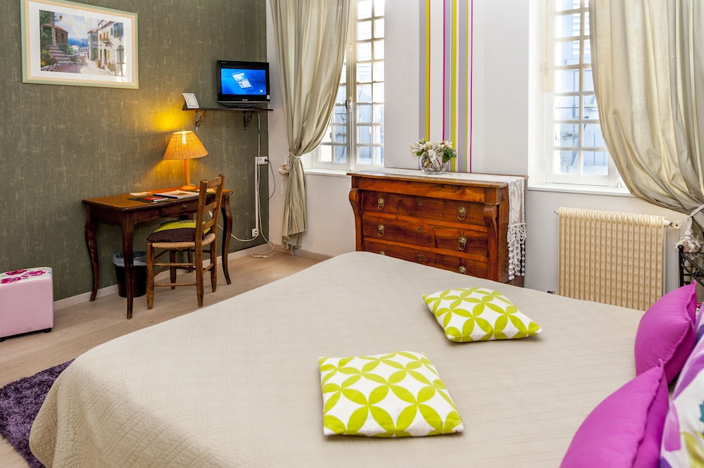 AUBERGE DE TAVEL 22/42