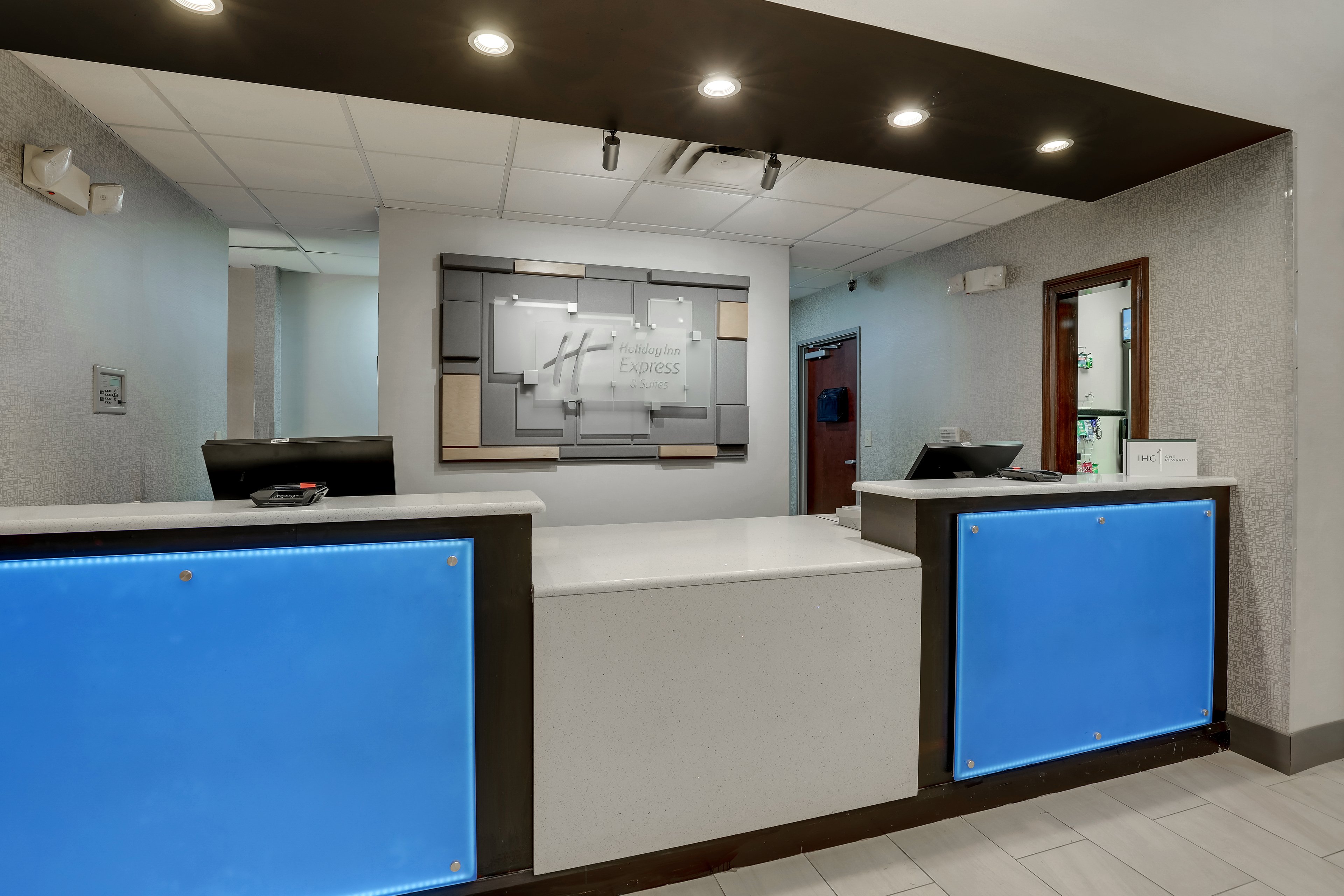 Holiday Inn Express Hotel And Suites Gadsden W Near Attalla 13/76