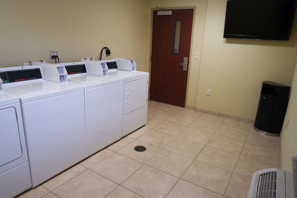 Cobblestone Inn & Suites - Harper 9/28