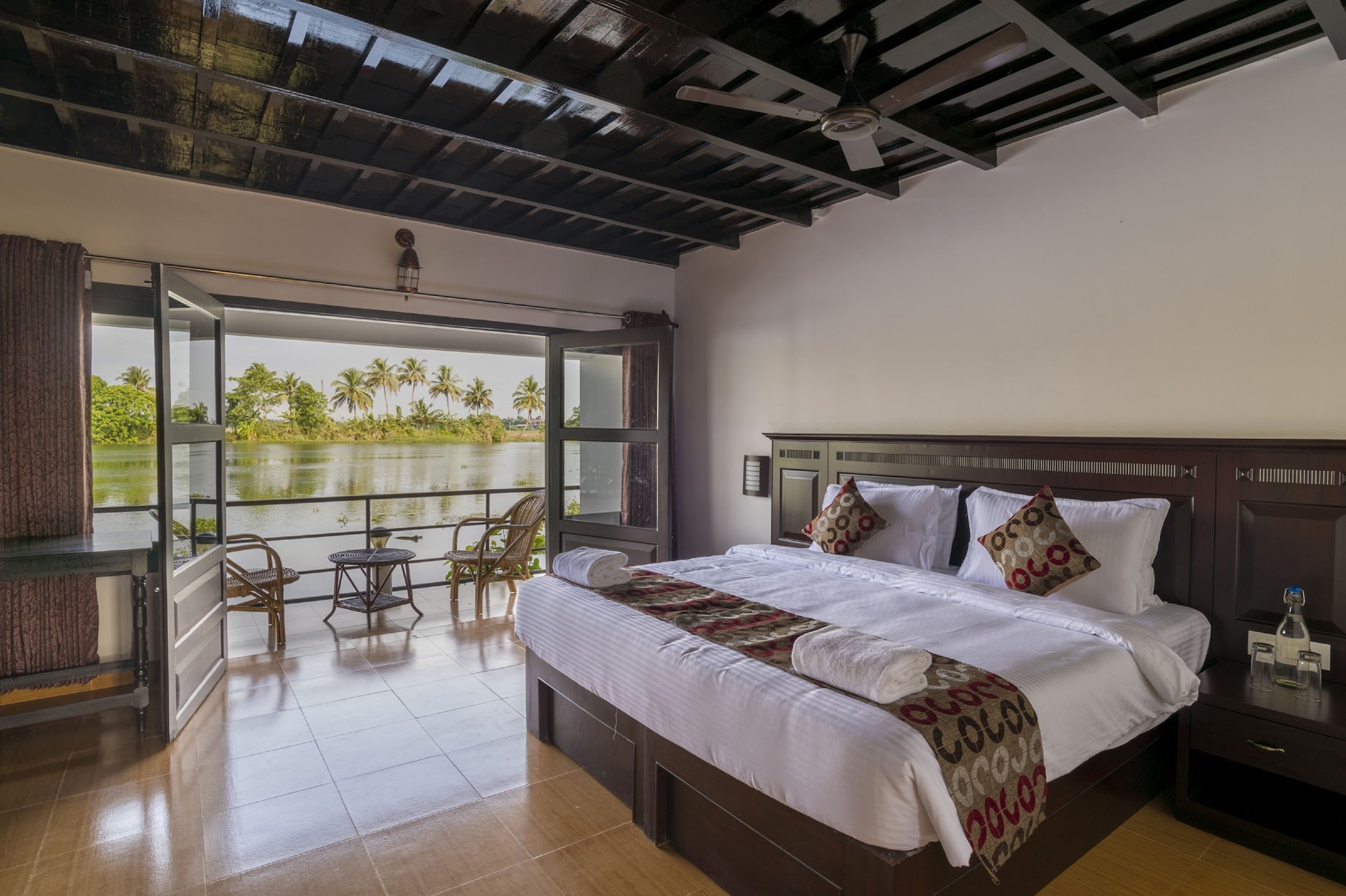 Luxury, Cottage, King Bed, Accessible