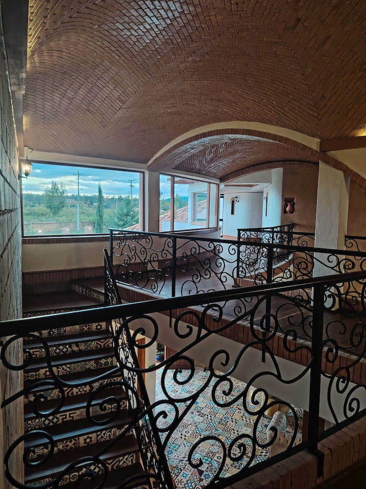 La Alhambra Hotel 24/50