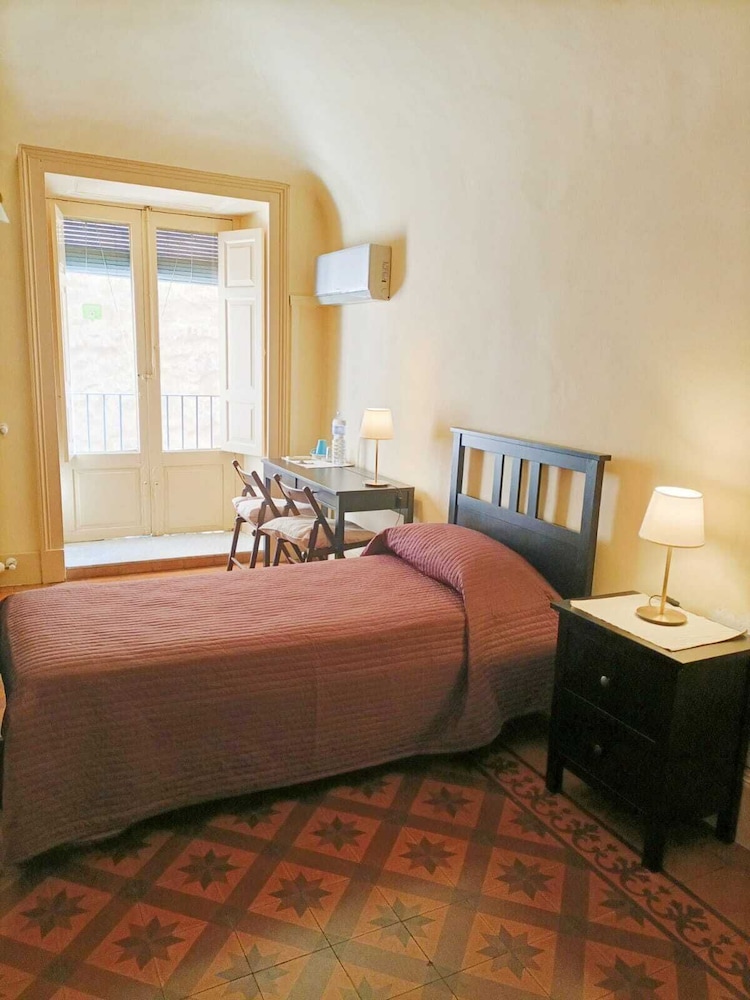 Ivana B&amp;B 14/76