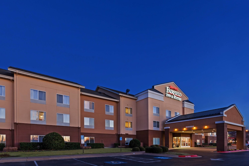 Fairfield Inn and Suites Rogers in ROGERS - AR