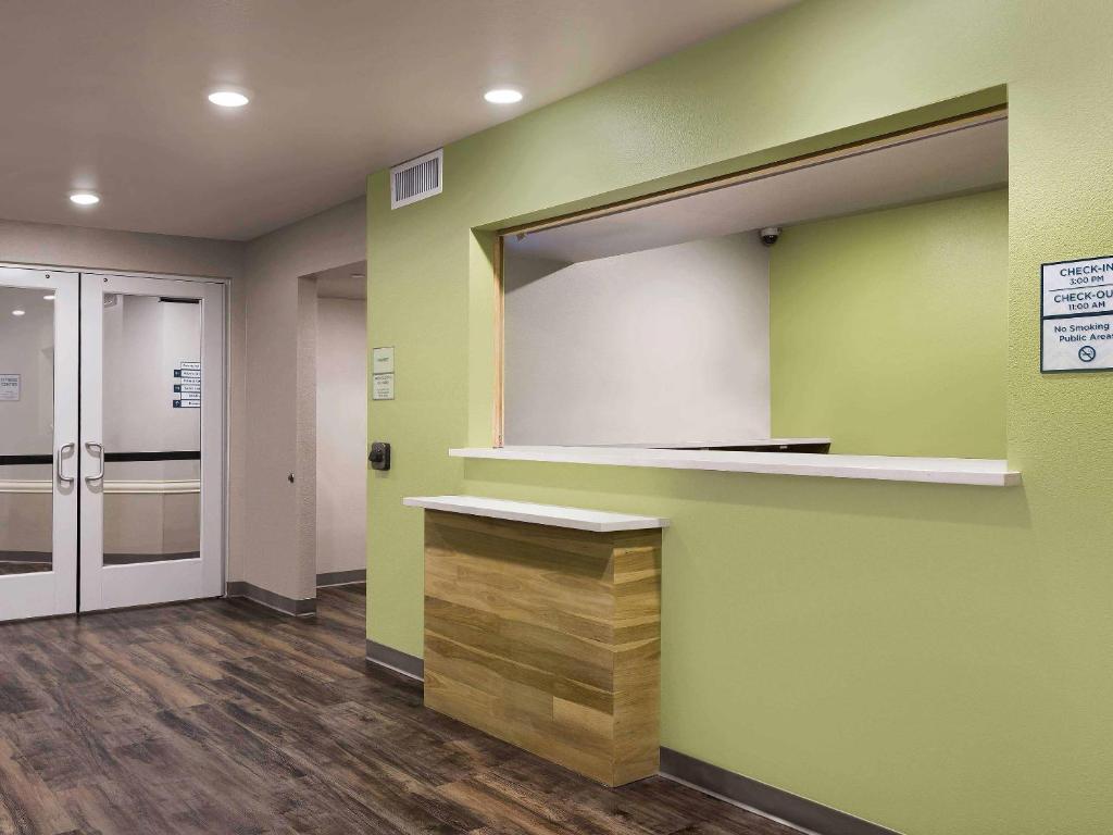 WoodSpring Suites Southington 3/16