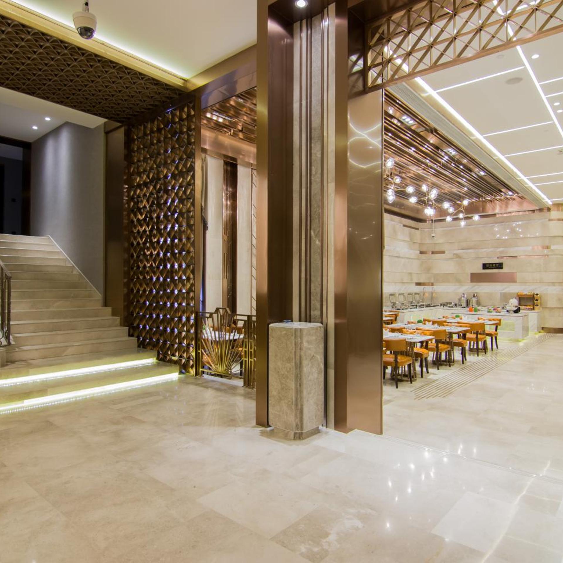 Yitel Premium (Shanghai people's Square Nanjing Road Pedestrian Street shop) 9/47