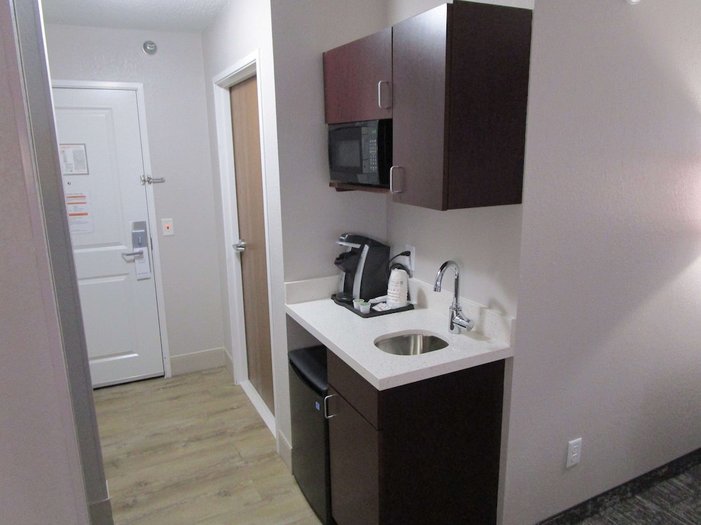 Best Western Watertown Inn Suites 30/42