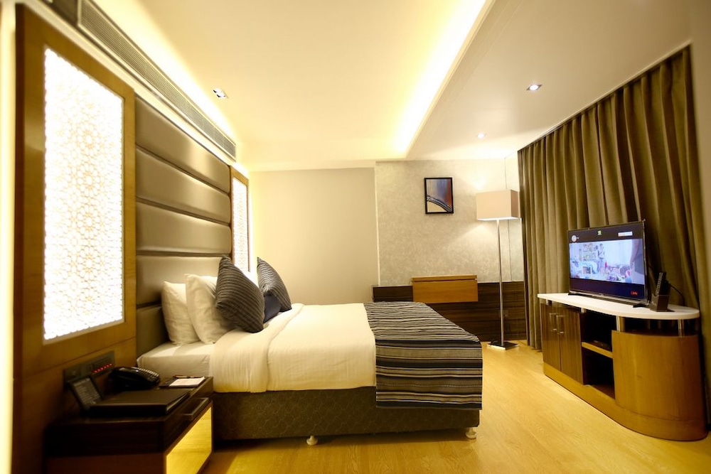 Regenta Central The Crystal 17/50