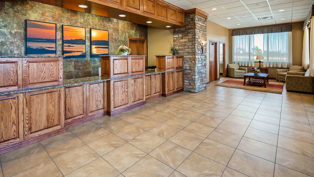 Best Western Plus Mid Nebraska Inn & Suites 8/41
