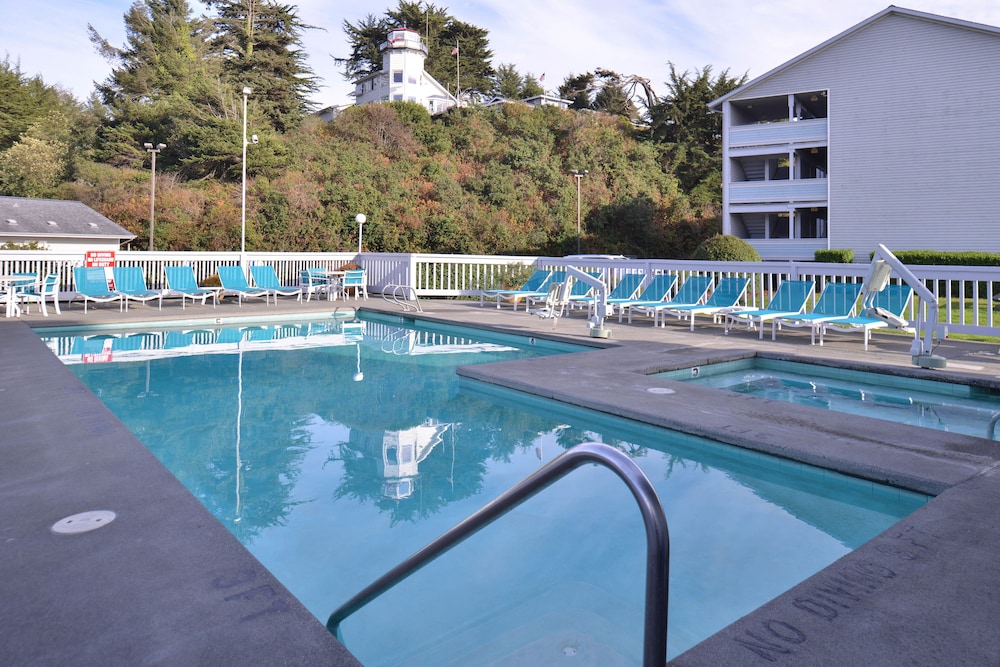 Beachfront Inn 4/39