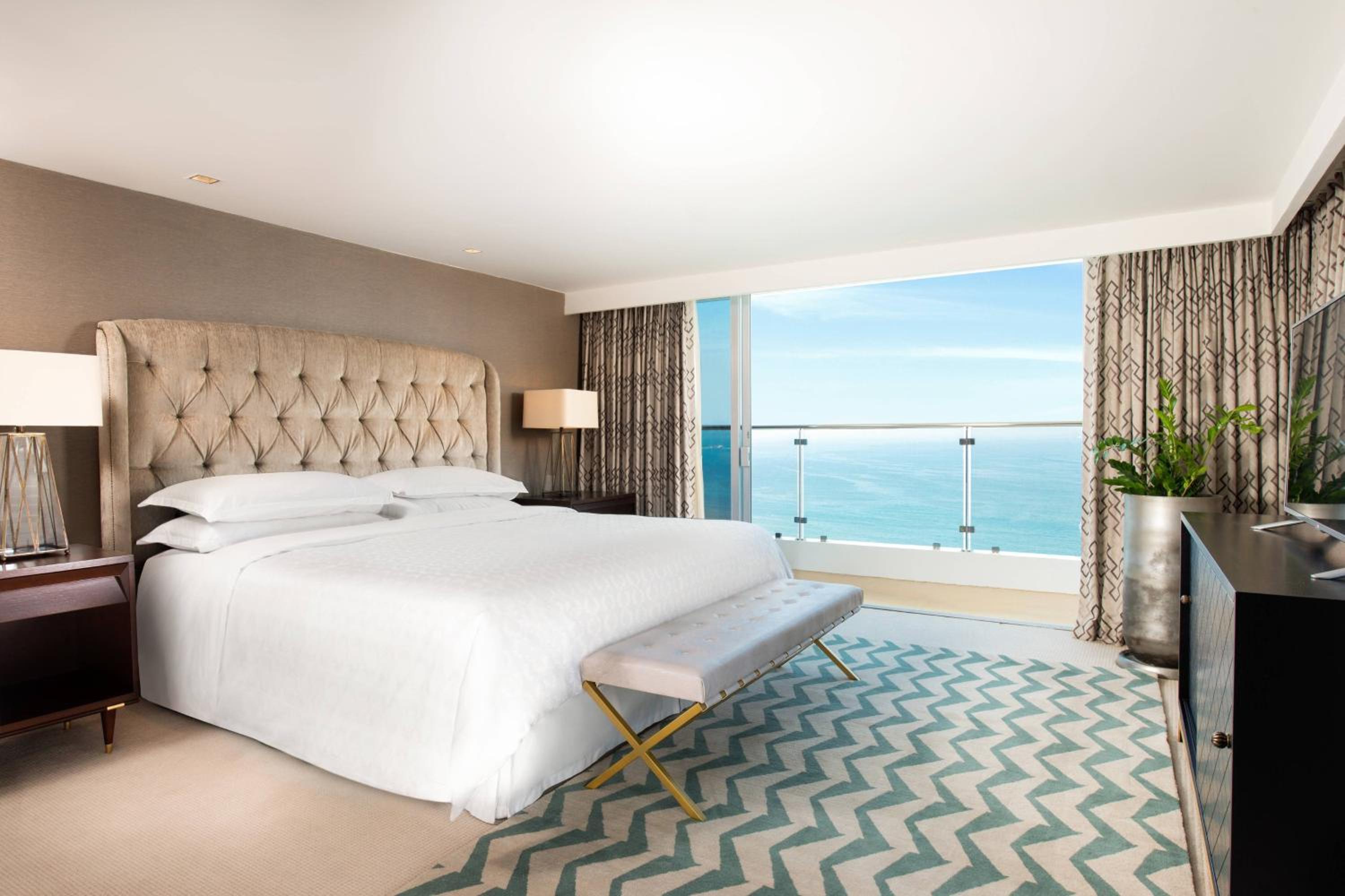 Presidential, Suite, King Bed, Ocean Front, Club Lounge Access