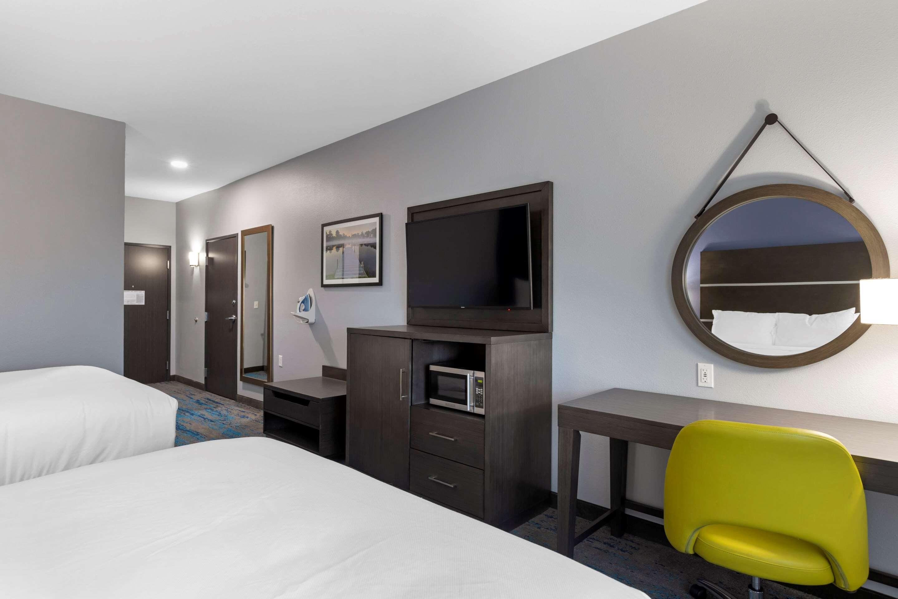 غرفة لذوي الإعاقة، Comfort Inn & Suites Adrian 3/4