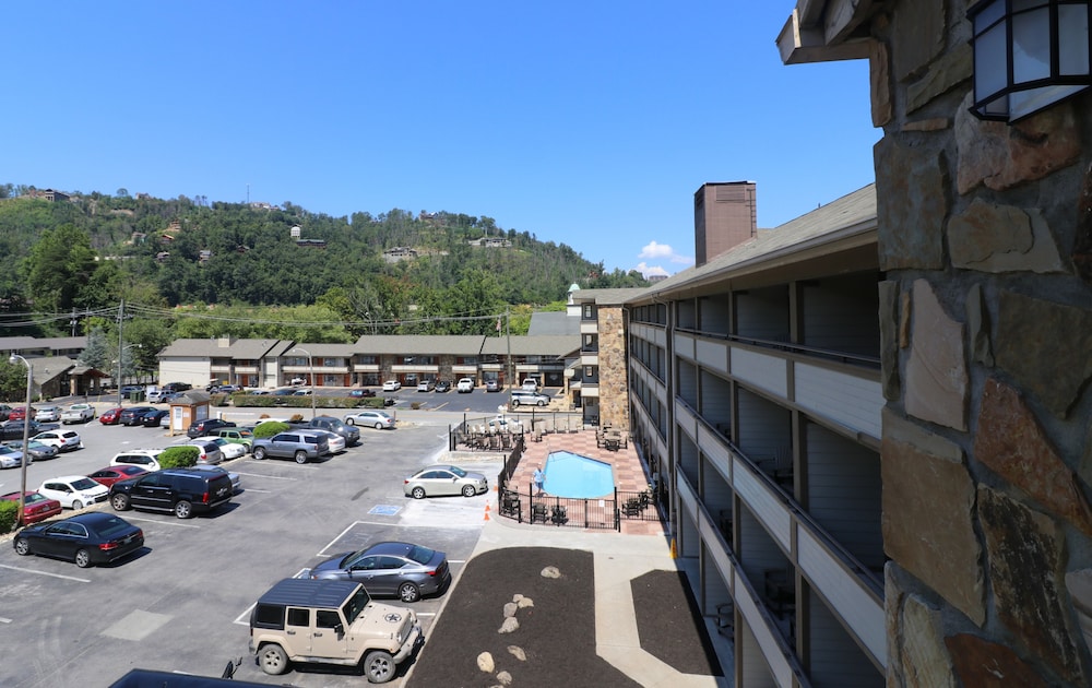 Best Western Johnson's Inn Downtown Gatlinburg 56/62
