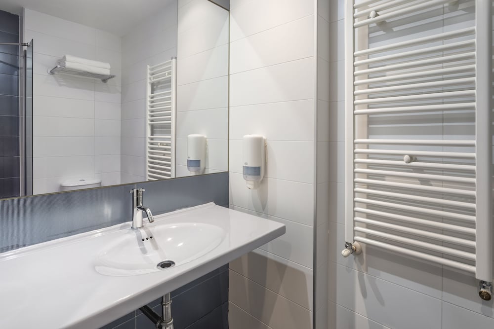 280 Hotel Formerly Premiere Classe Zaragoza 280 51/54