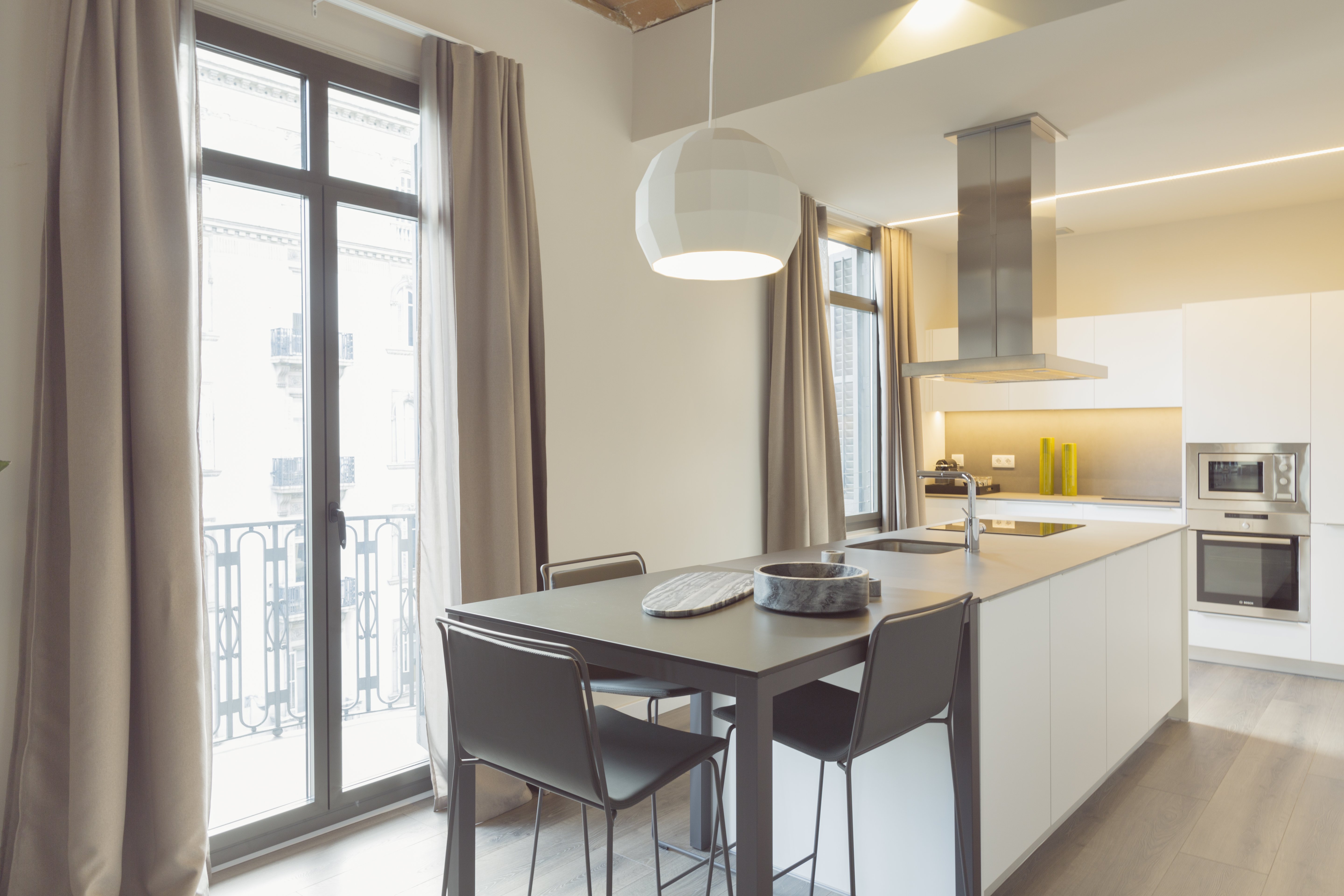 CASAGRAND LUXURY SUITES 76/76