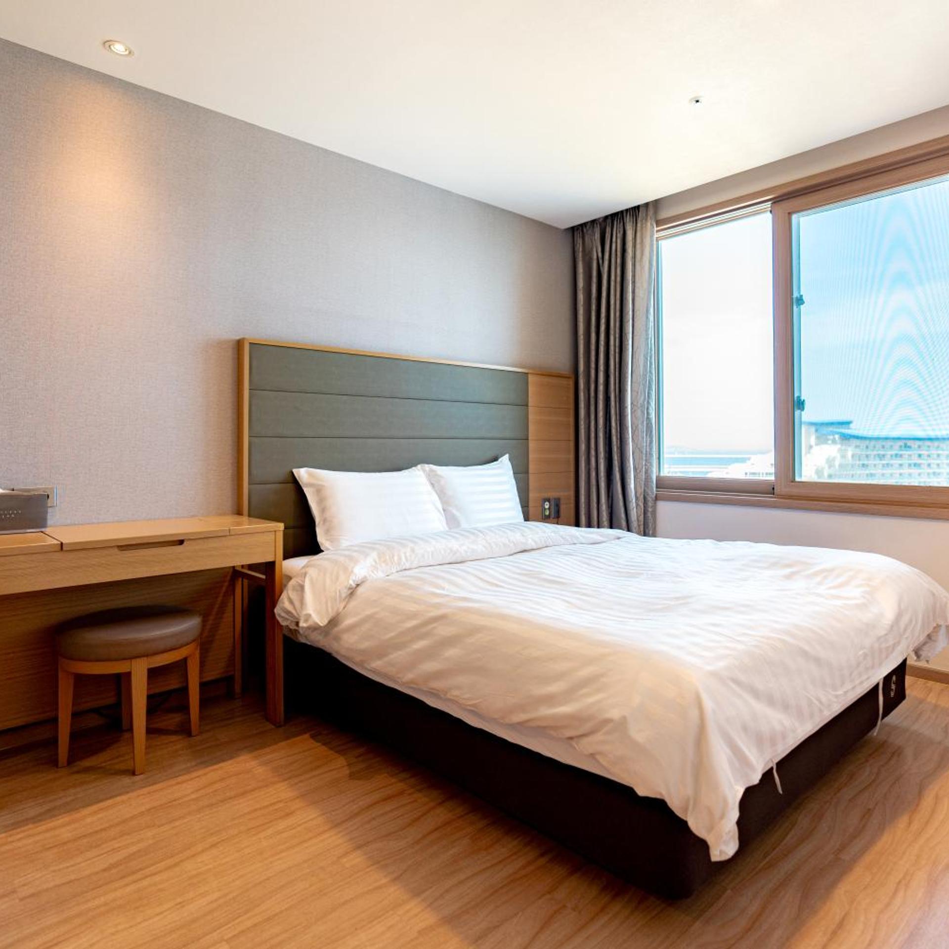 Resort, Suite, Partial Ocean View, Kitchen