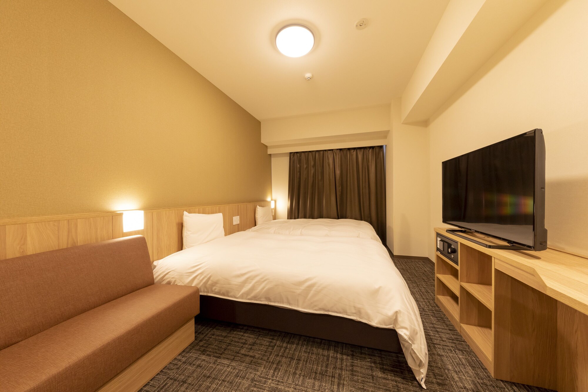 MODERATE, TWIN BEDS