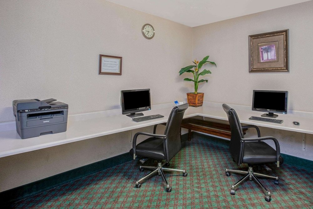 La Quinta Inn & Suites by Wyndham Modesto Salida 39/46
