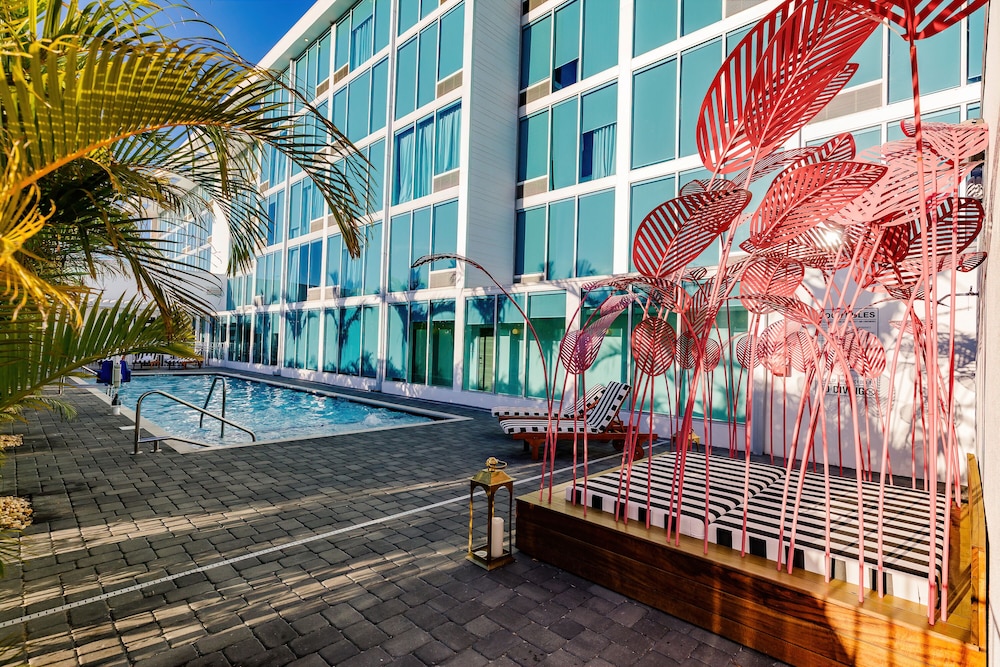 Kompose Hotel Sarasota 43/49