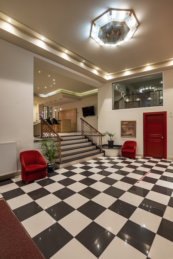 Palladion Hotel 8/37