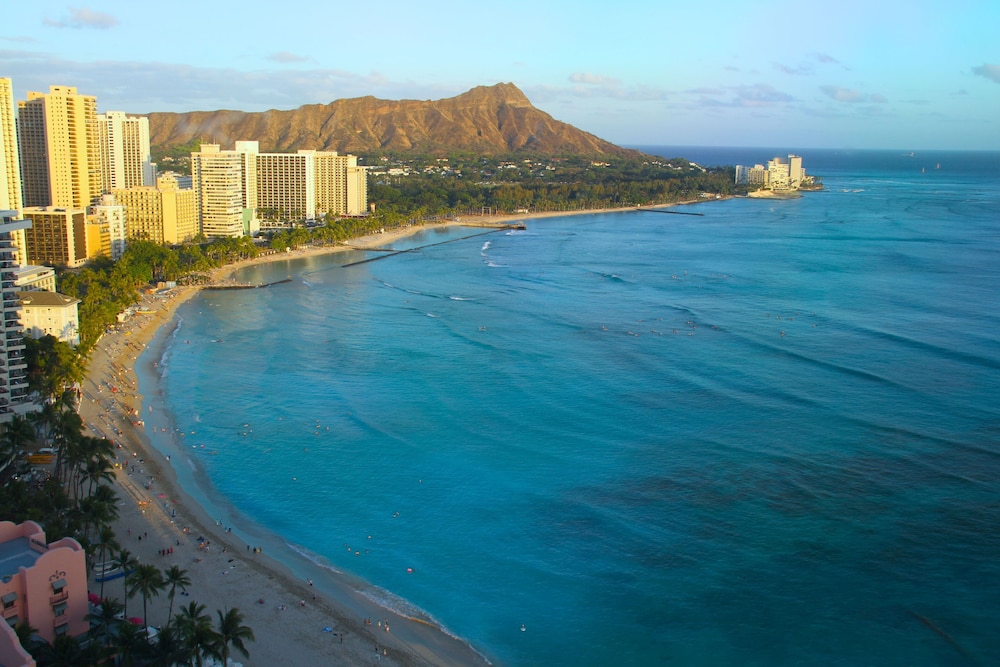 Royal Kuhio 44/50
