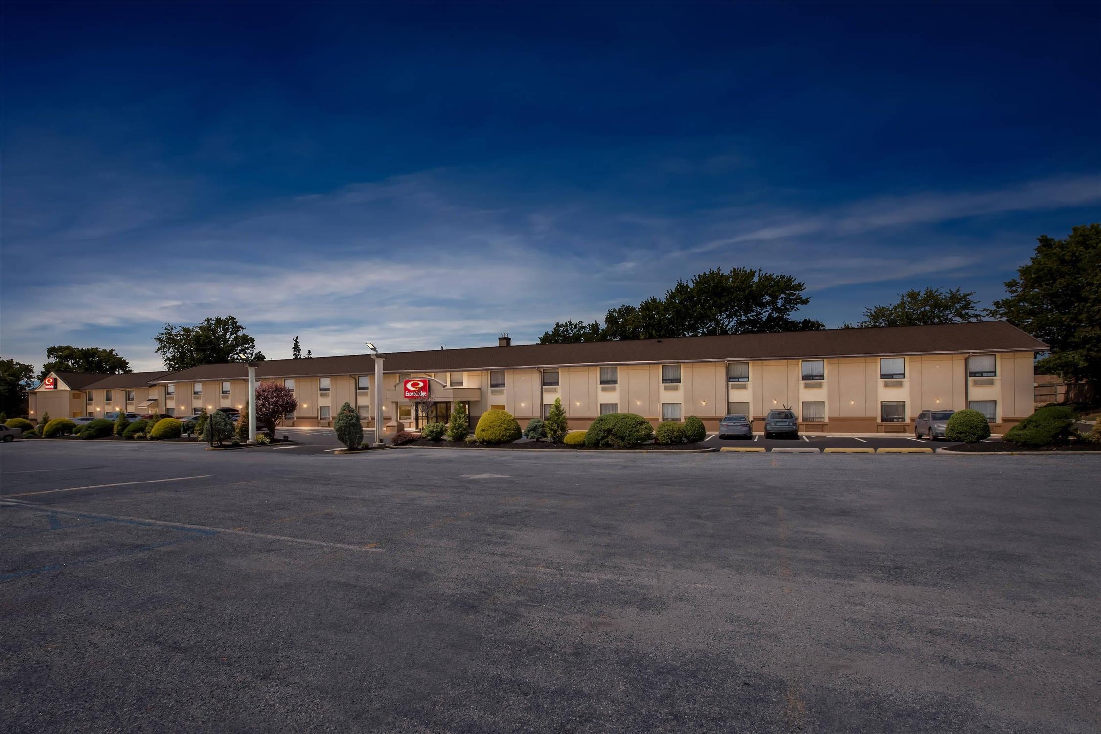 Econo Lodge Woodbridge 36/36