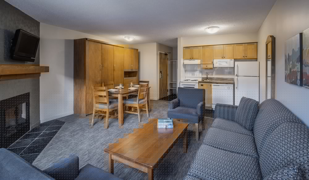 Whistler Village Inn Suites 40/73