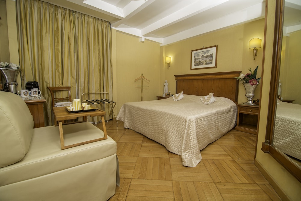LUXURY, TRIPLE