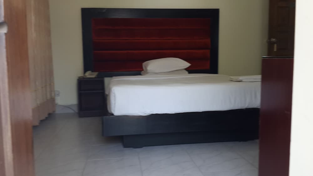 Skylink Ltd Hotel 25/47