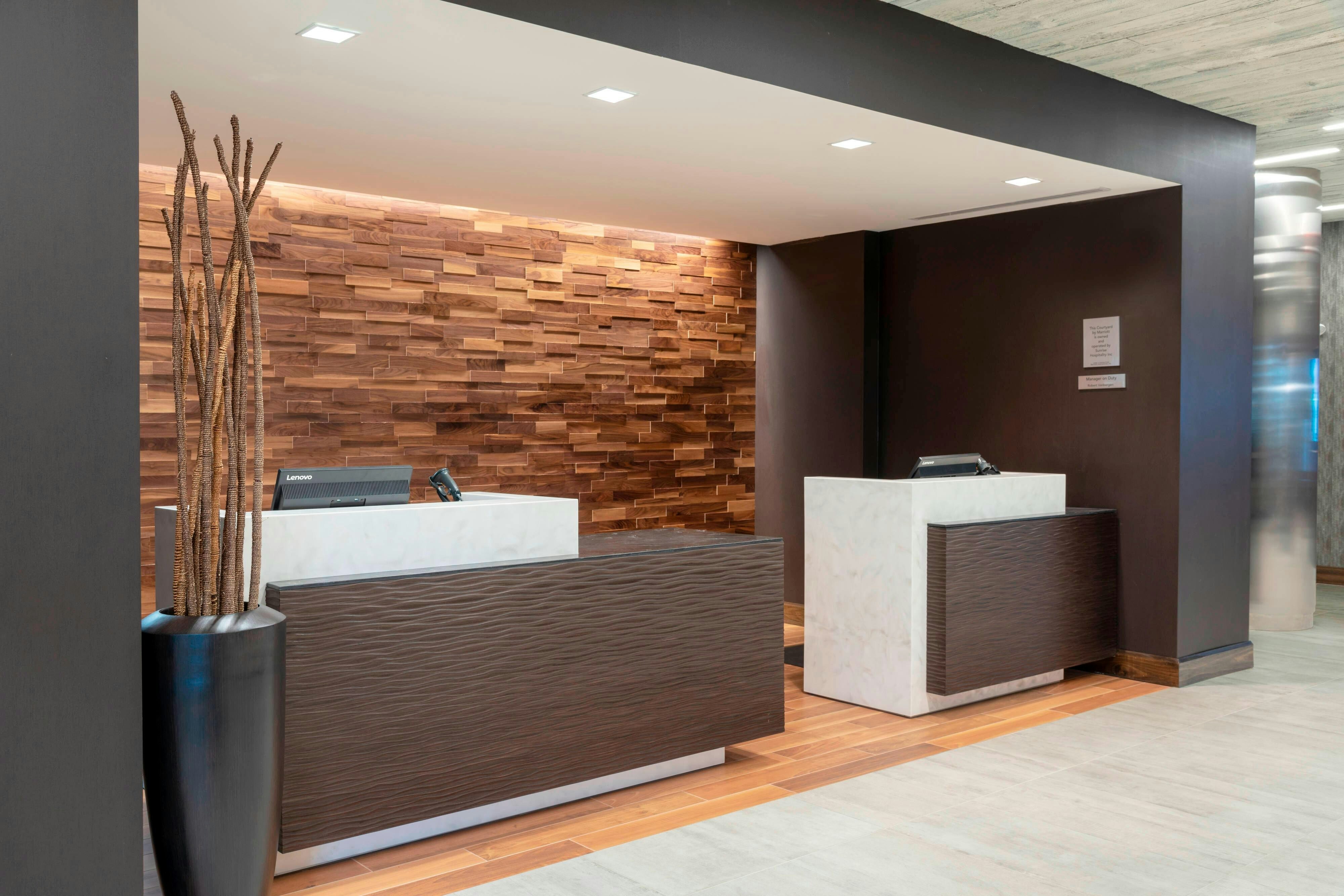 Lobby at Courtyard by Marriott Cleveland Elyria, ELYRIA - OH