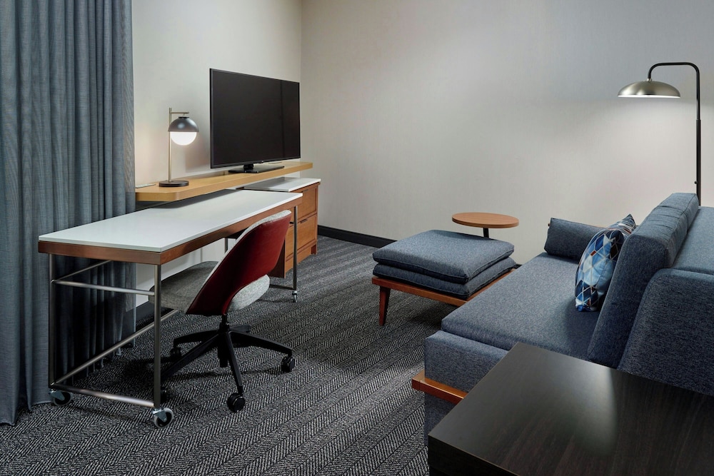 Courtyard by Marriott Atlanta Dunwoody 81/82