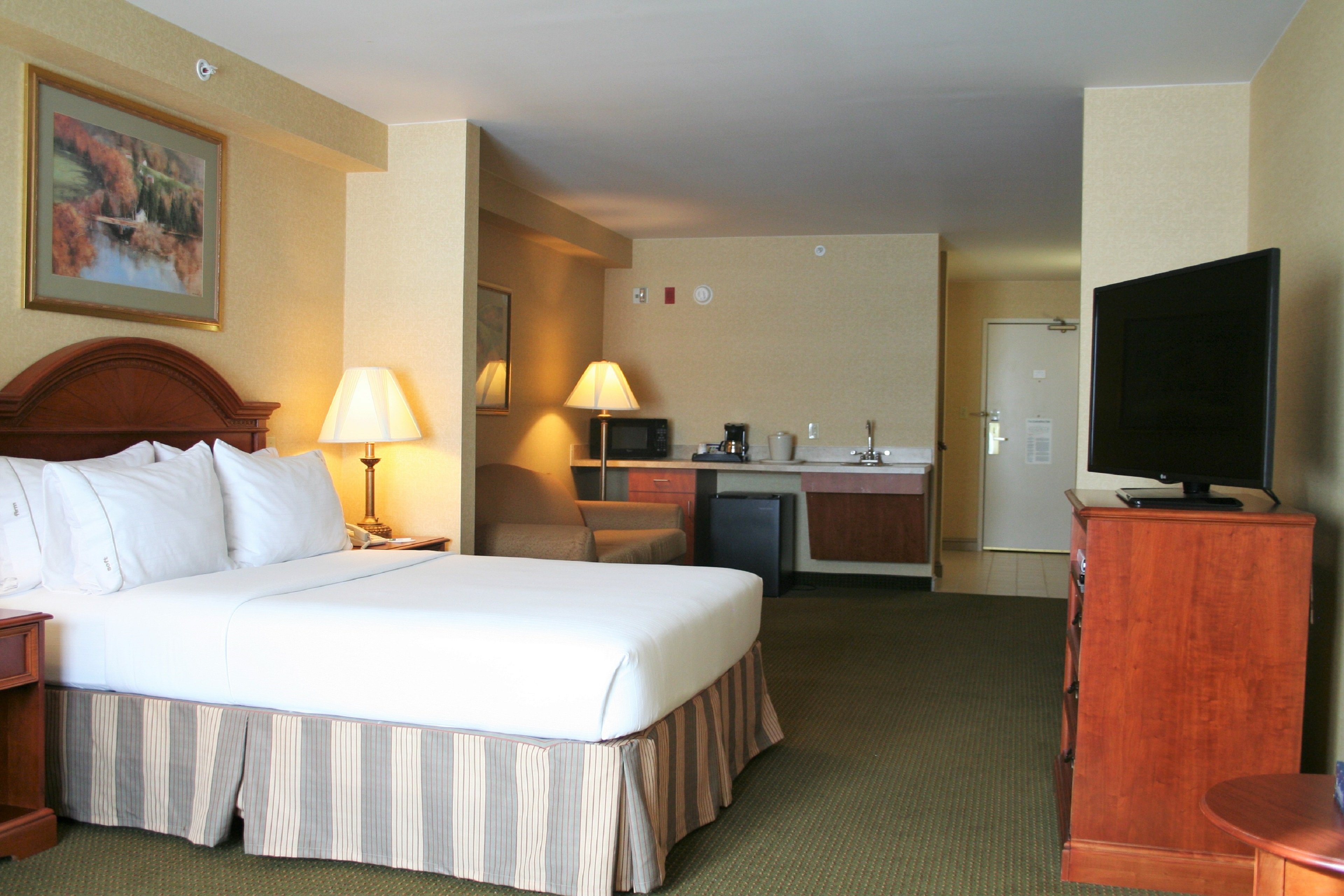 Holiday Inn Express Hotel and Suites Drums-Hazleton (I-80) 12/35
