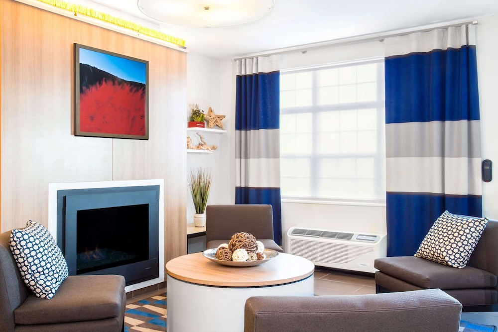 Microtel Inn and Suites By Wyndham Naples Vernal 30/50
