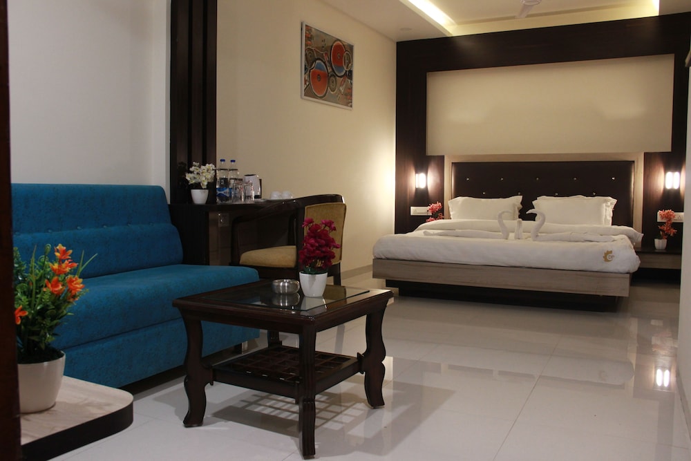 Hotel Dayal Paradise 16/26
